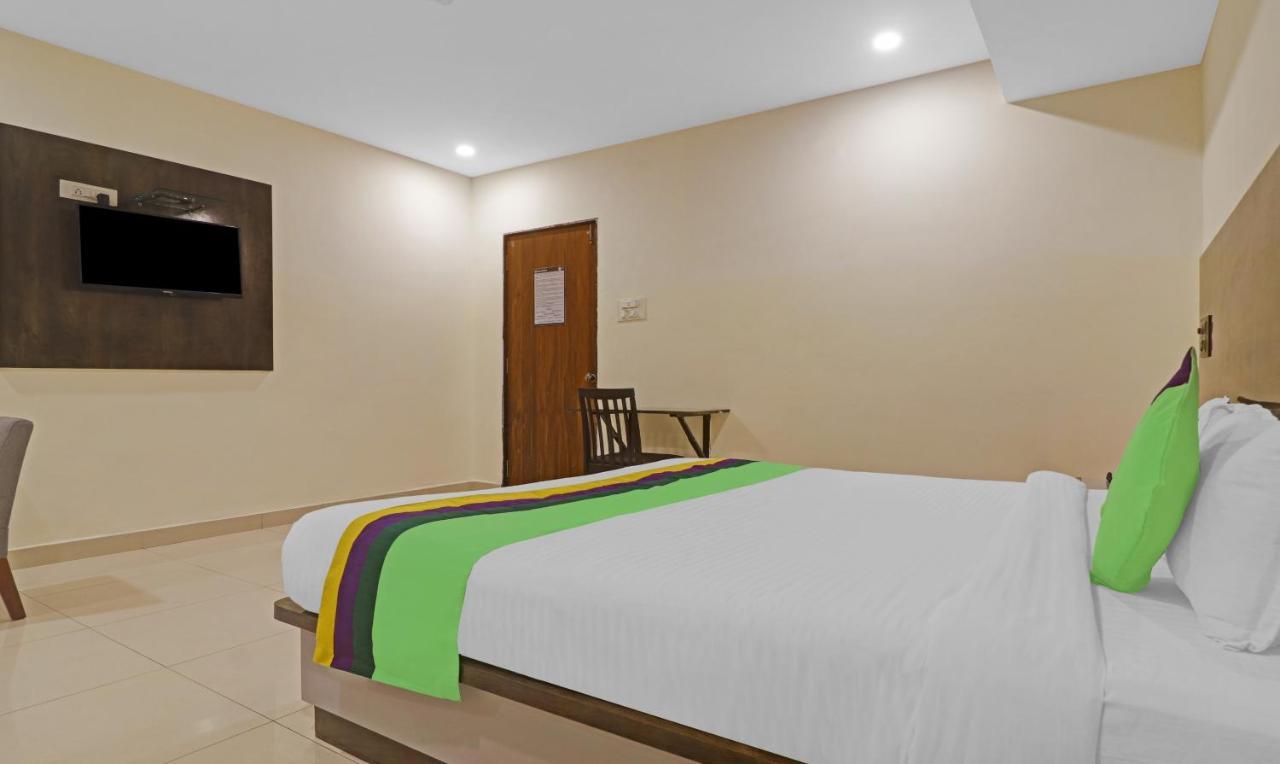 Treebo Tee Hotell Hyderabad Exteriör bild